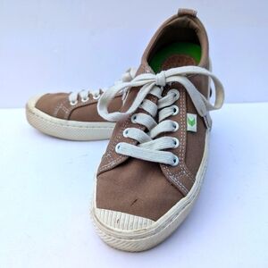 Cariuma Sand Contrast Thread Canvas OCA LOW